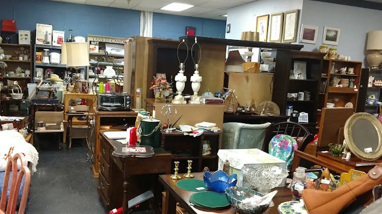 Consignment store in Roanoke, Virginia: Creative Cat Consignment