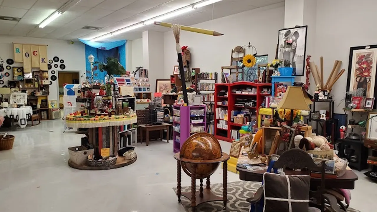 Consignment store in Brandon, Florida: Creative Junk Therapy