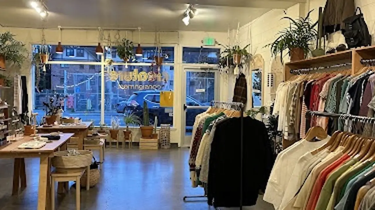 Consignment store in Seattle, Washington: Creature Consignment