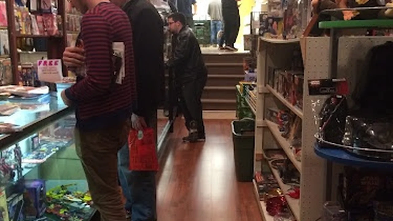 Consignment store in Pitman, New Jersey: Crossroad Comics and Collectibles