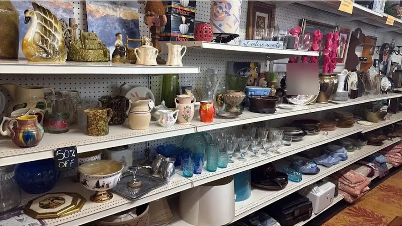 Consignment store in Sapulpa, Oklahoma: Crossroads Market On Main Street