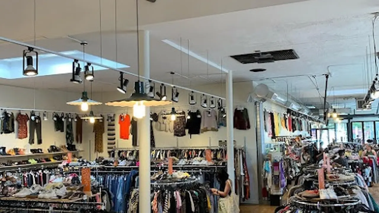 Consignment store in Denver, Colorado: Crossroads Trading