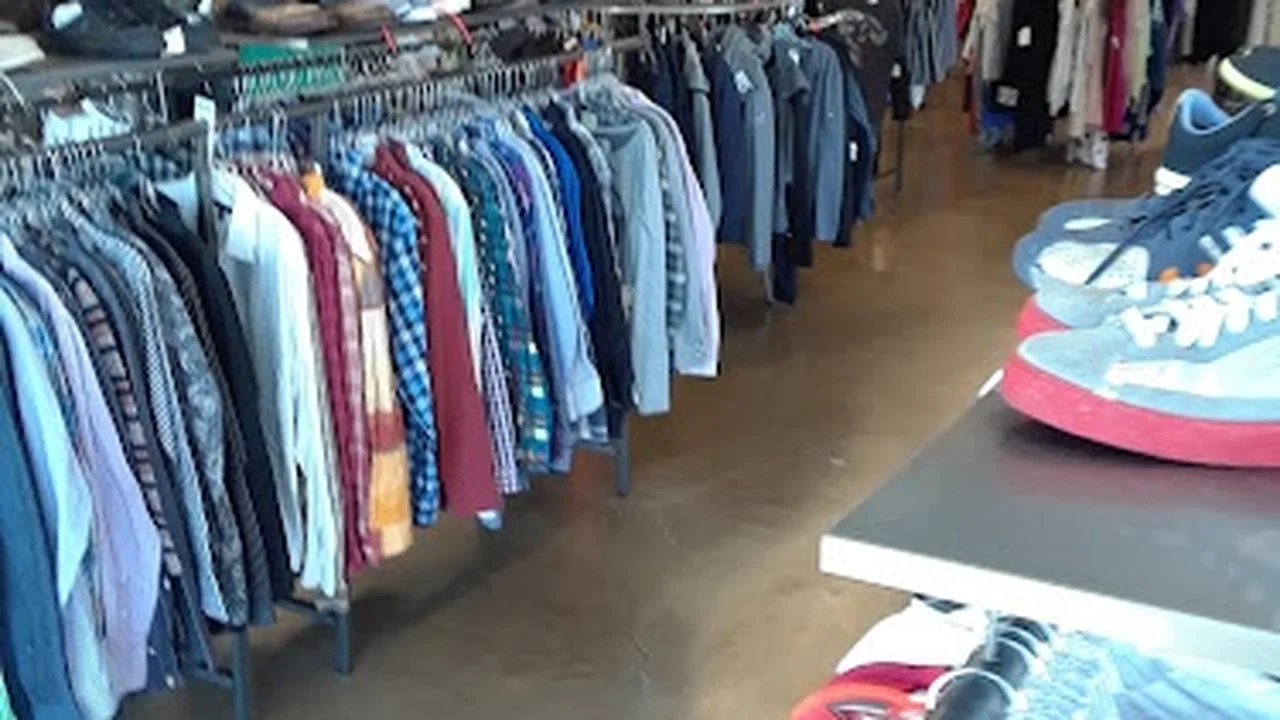 Consignment store in San Jose, California: Crossroads Trading