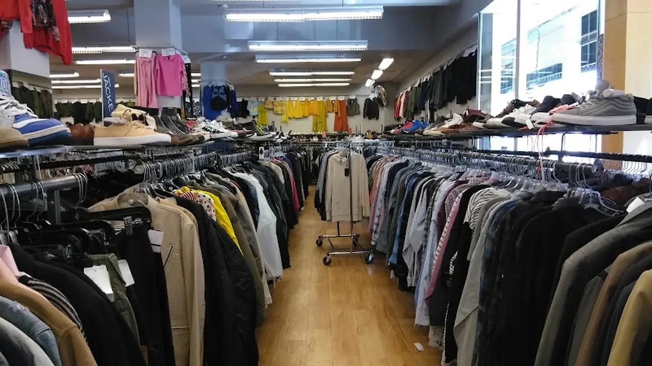 Consignment store in West Hollywood, California: Crossroads Trading