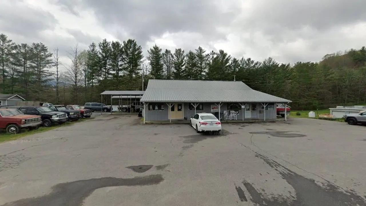 Consignment store in Burnsville, North Carolina: Cuddly Cubs consignment