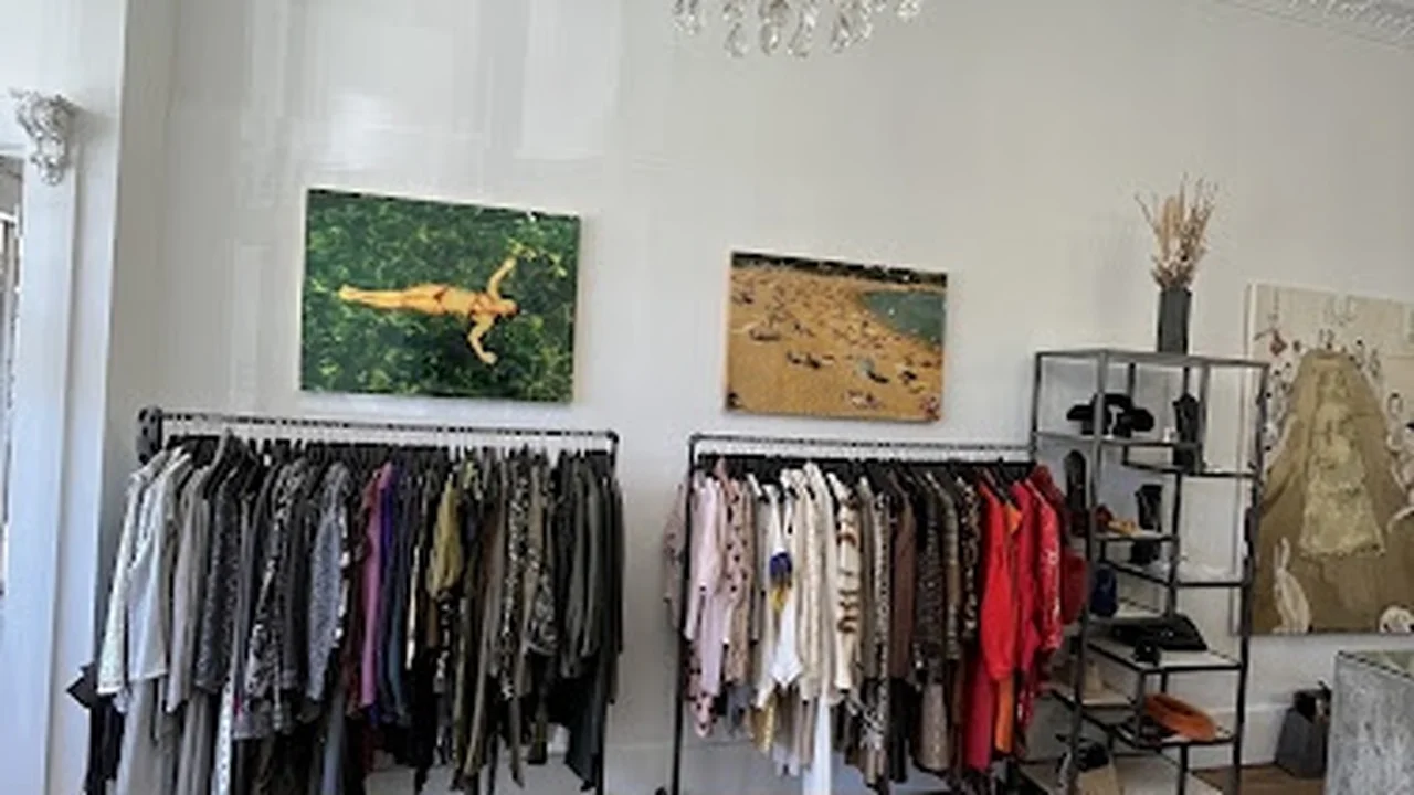 Consignment store in San Anselmo, California: Curate Marin