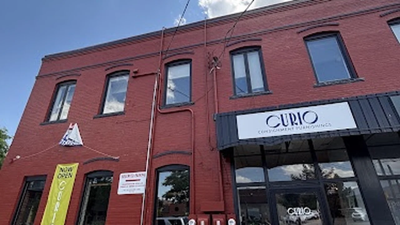 Consignment store in Boulder, Colorado: Curio Consignment Furnishings