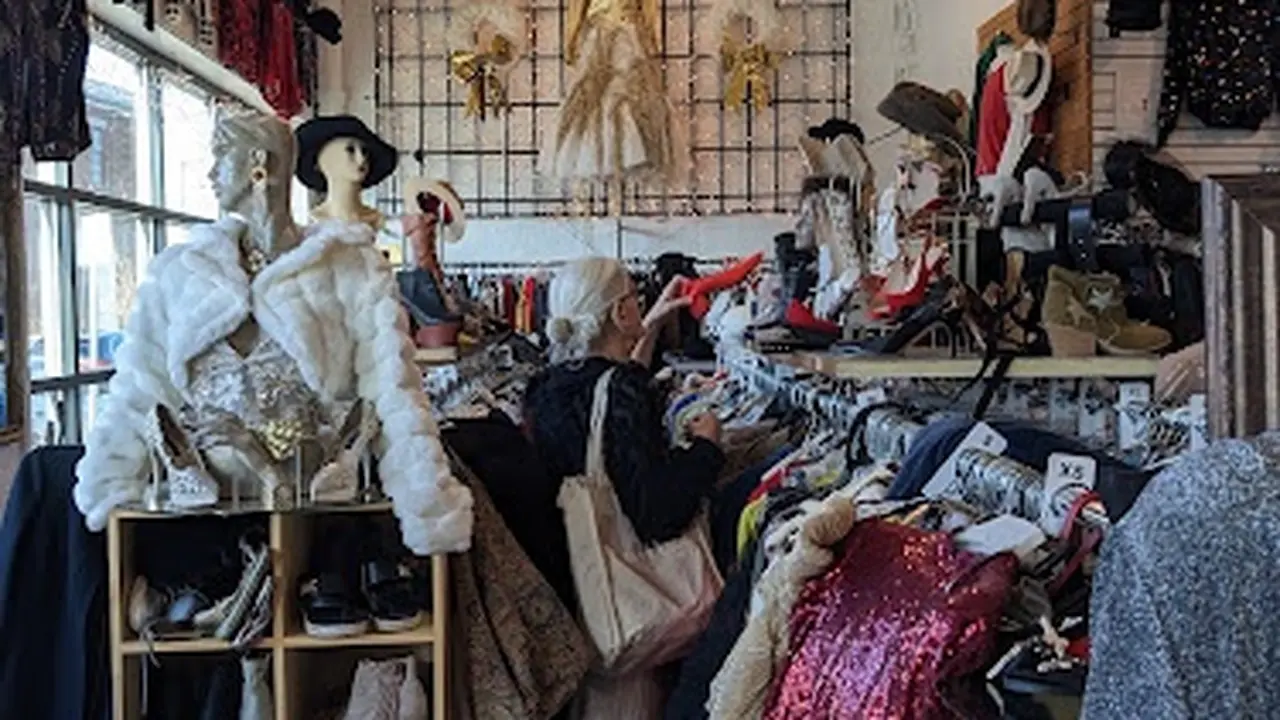 Consignment store in Birmingham, Alabama: d`Trespa