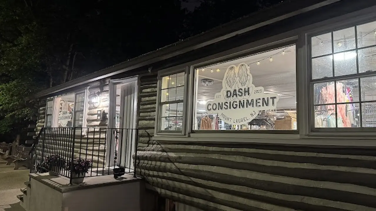 Consignment store in Mt Laurel Township, New Jersey: Dash Consignment