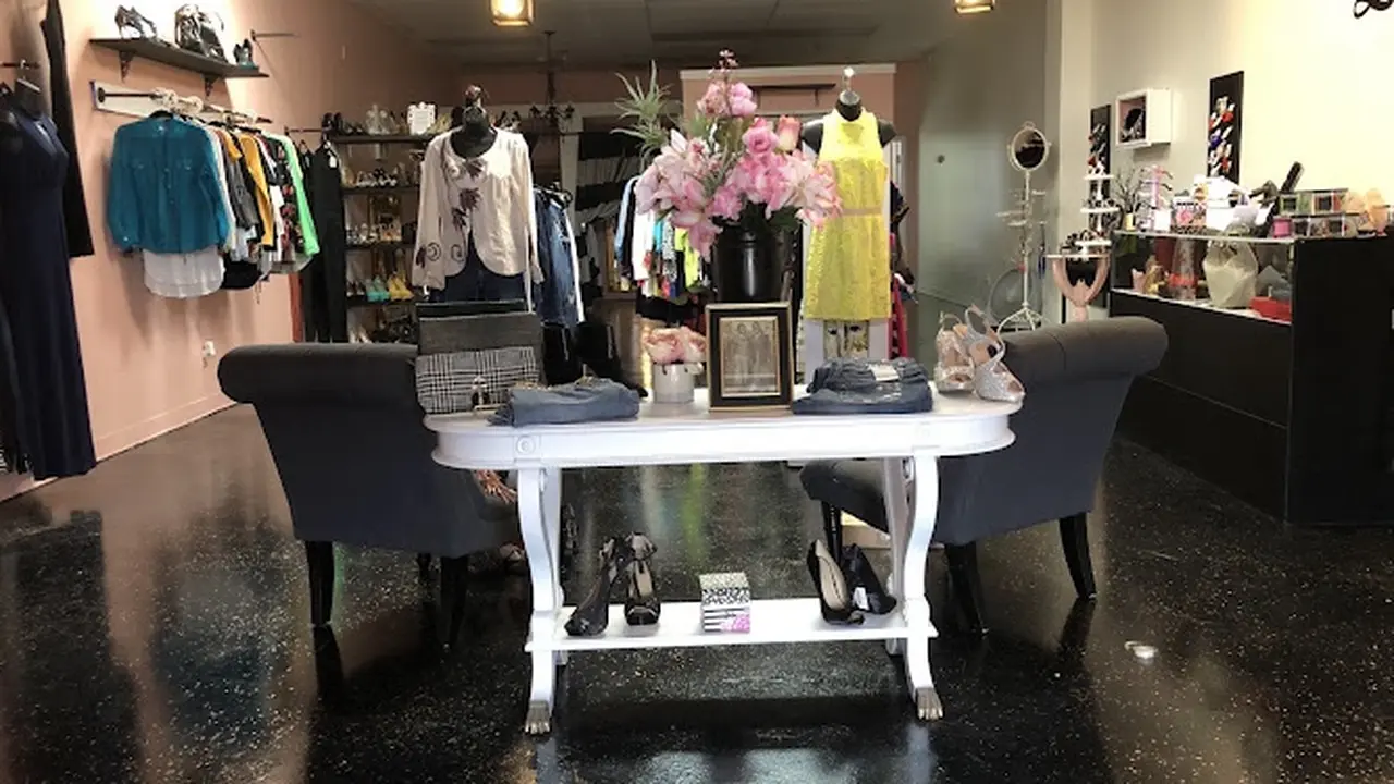 Consignment store in Irondale, Alabama: De’ja Ray Consignment Boutique