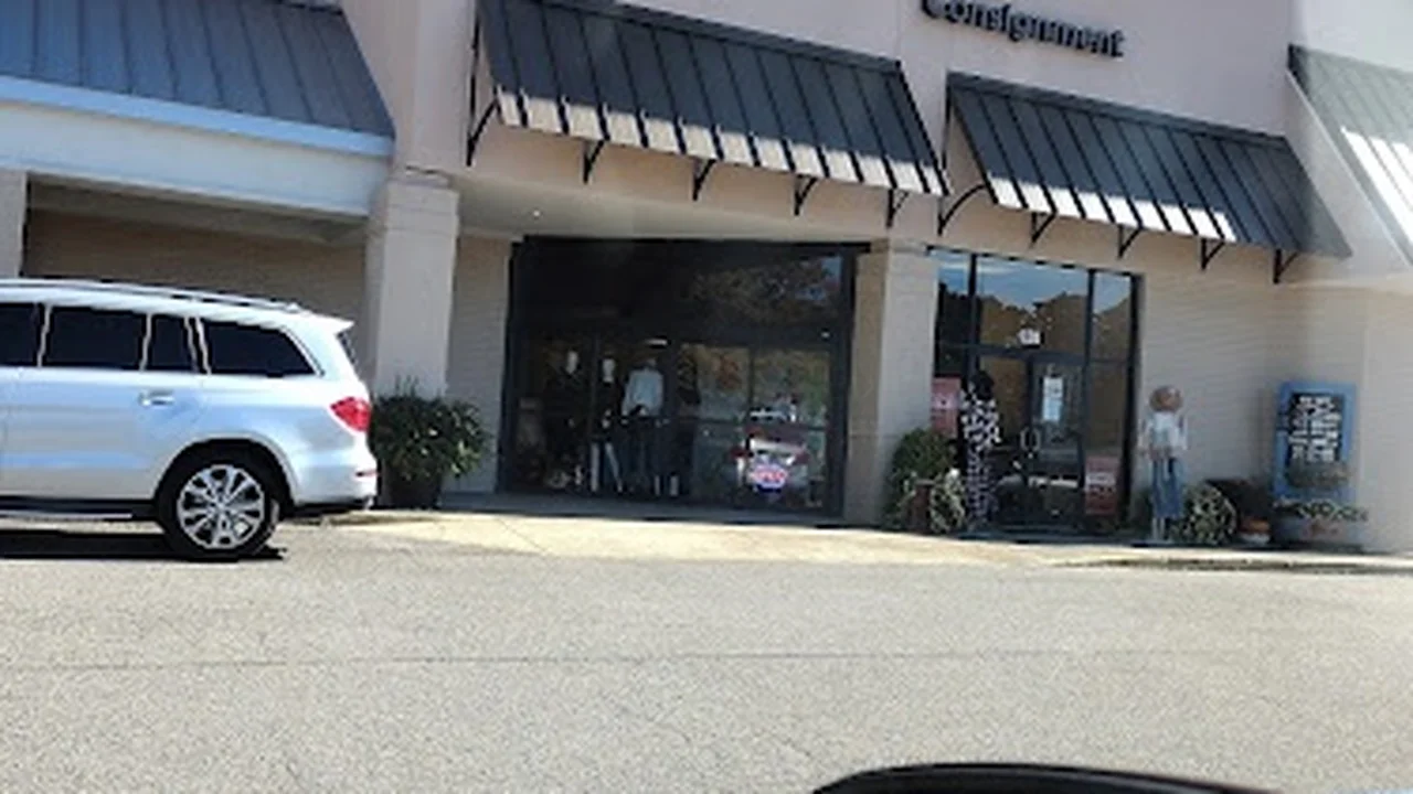 Consignment store in Tuscaloosa, Alabama: Deja Vu/Deja kids Consignment Boutiques
