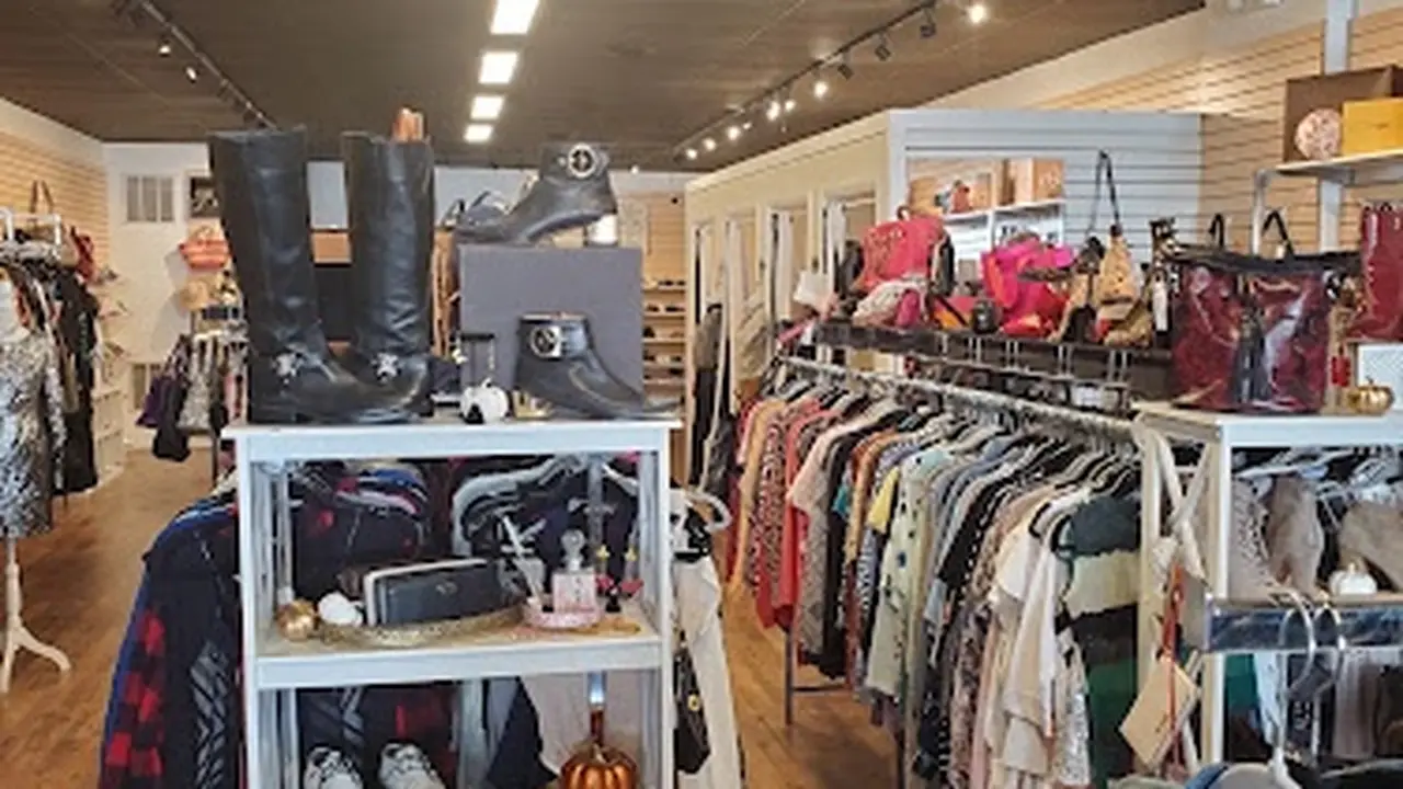 Consignment store in Point Pleasant Beach, New Jersey: Deja Vu NJ, Consignment Boutique
