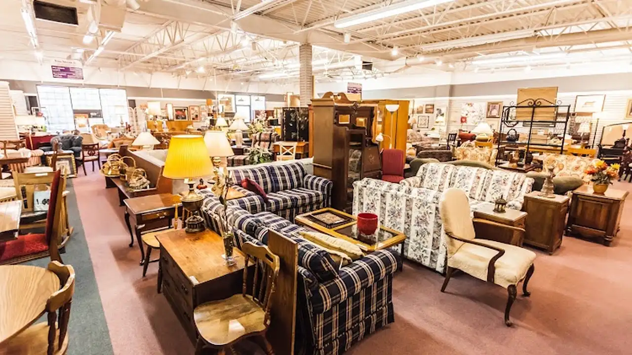 Consignment store in Kansas City, Missouri: Design By Exchange