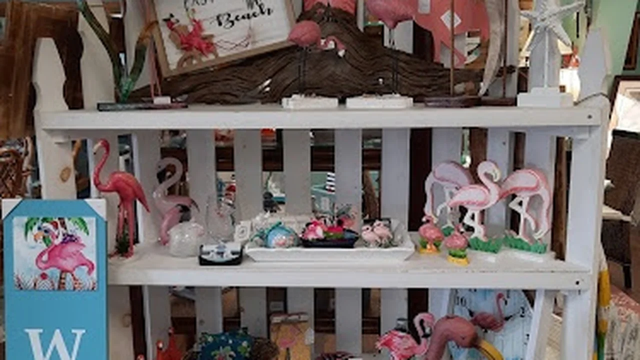 Consignment store in Surfside Beach, South Carolina: Design on a Dime Surfside Beach SC