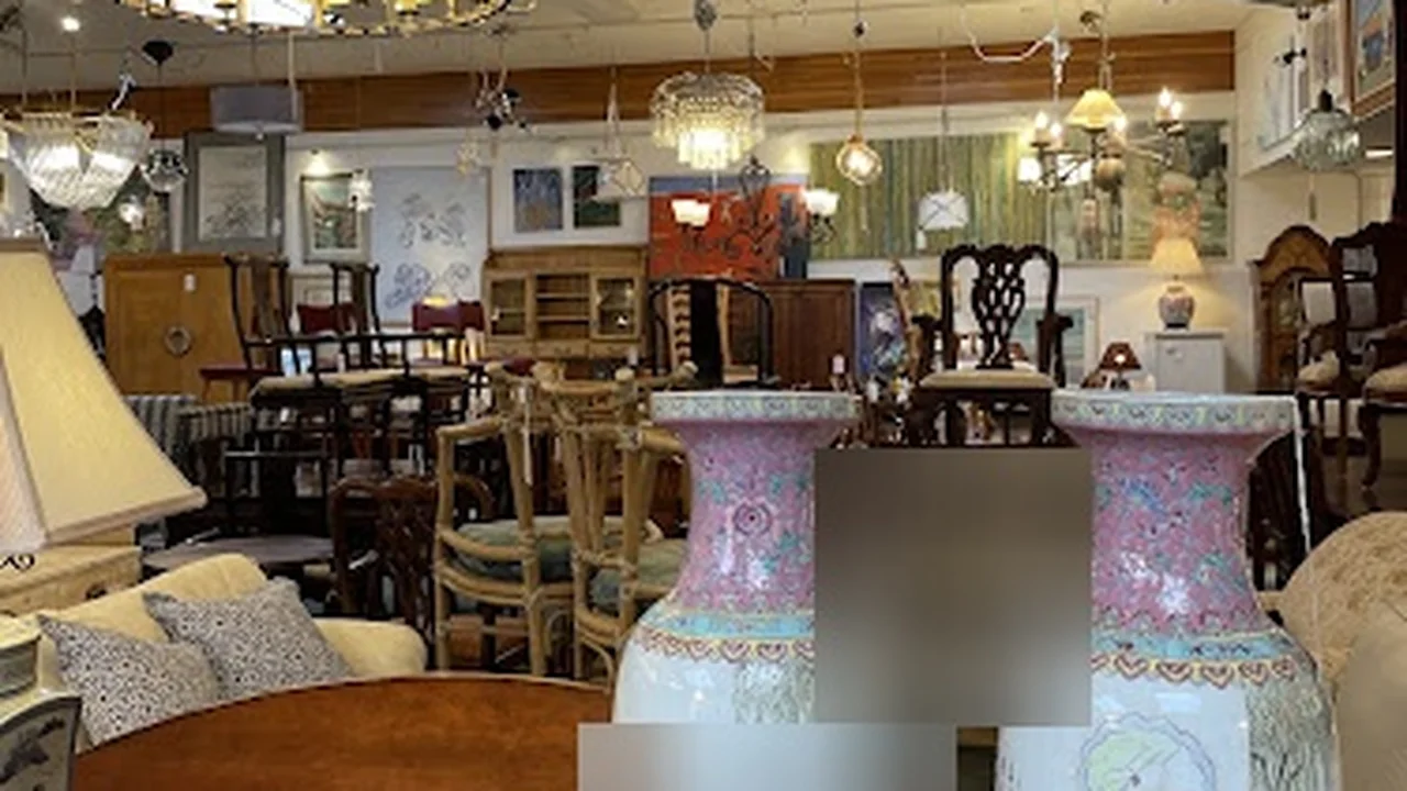 Consignment store in San Rafael, California: Design Plus Consignment Gallery