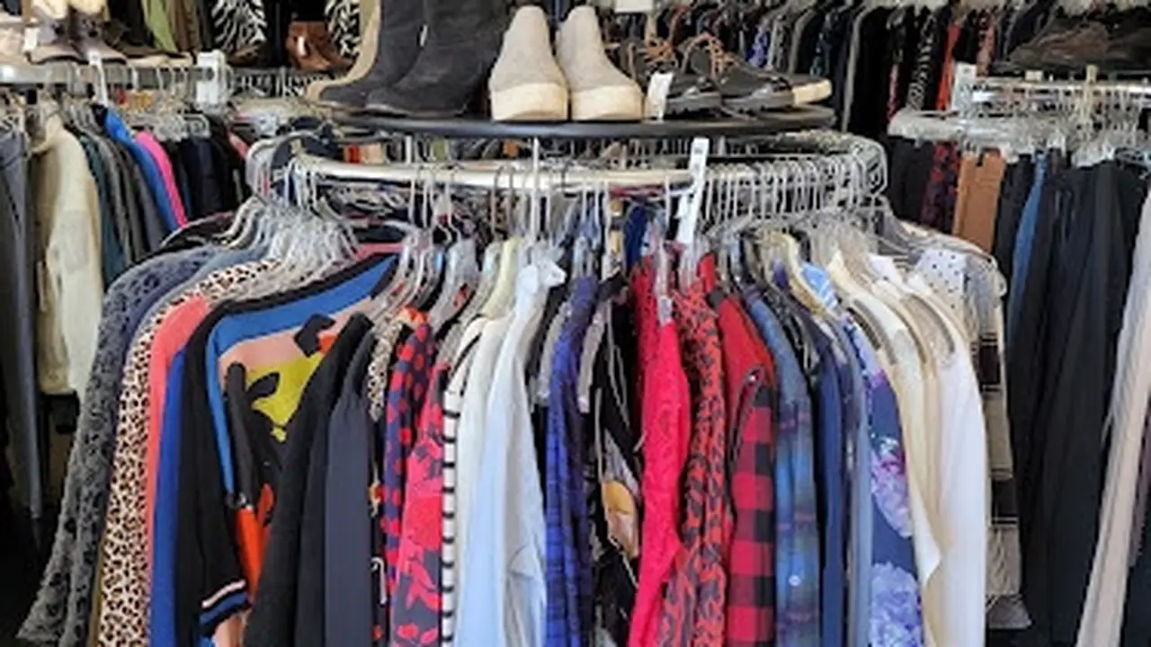 Consignment store in Hingham, Massachusetts: Designer Consignor