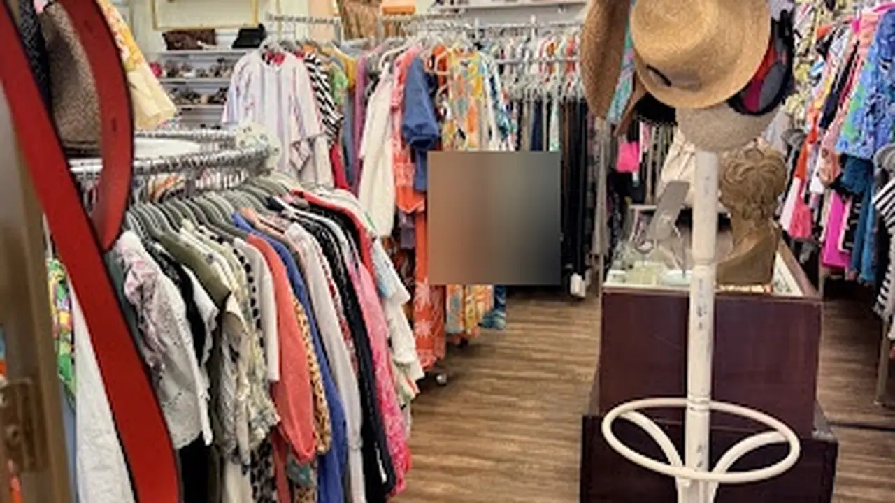 Consignment store in Naples, Florida: Designer Consignor of Naples