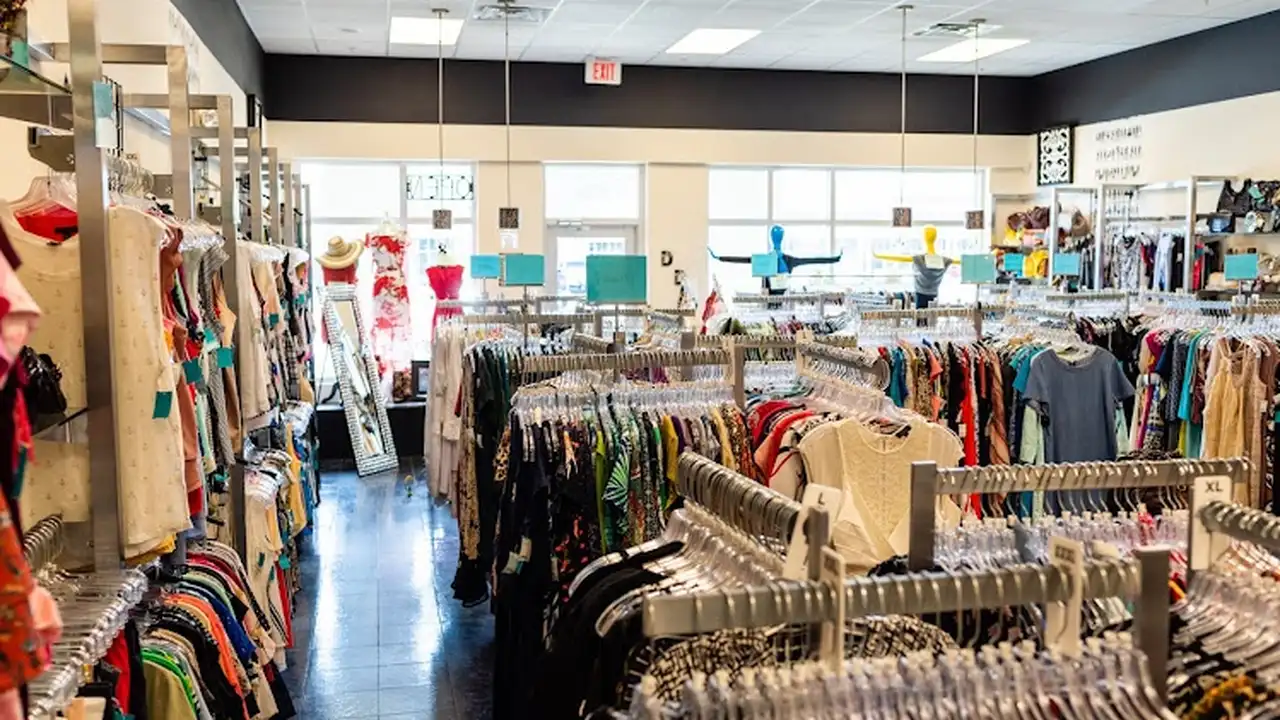 Consignment store in Naples, Florida: Designer Divas Resale Boutique