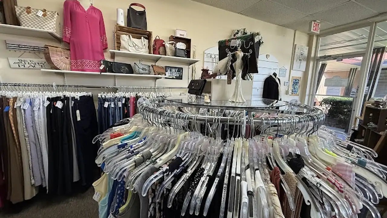 Consignment store in Maitland, Florida: Designers Seconds