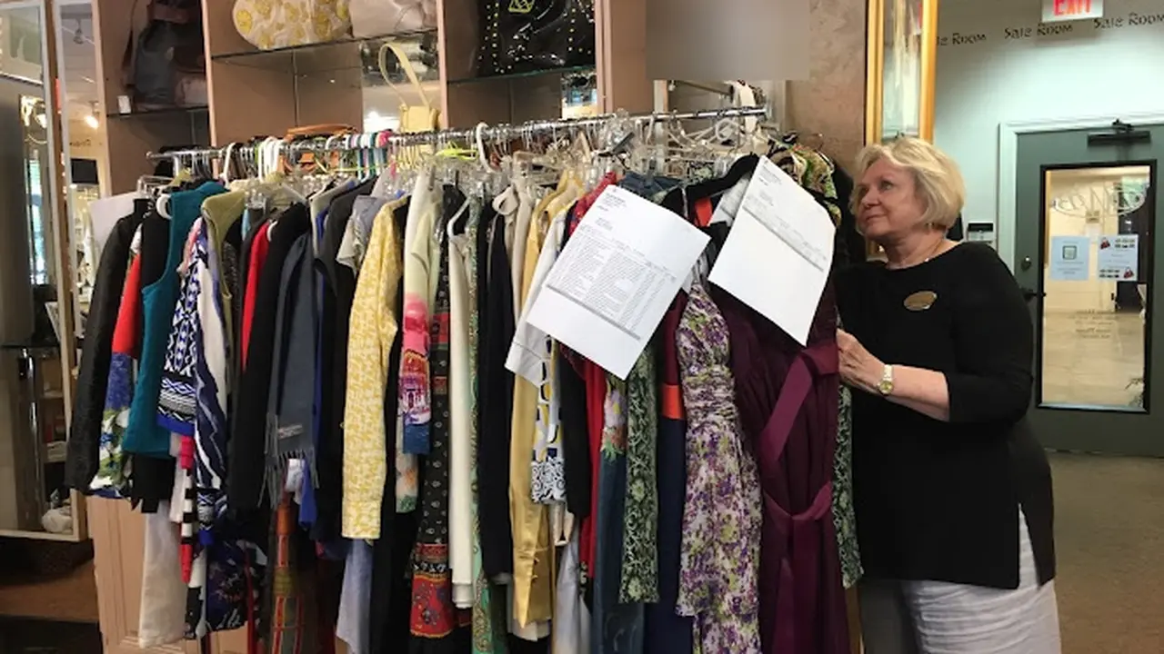 Consignment store in Sarasota, Florida: Designing Women Boutique