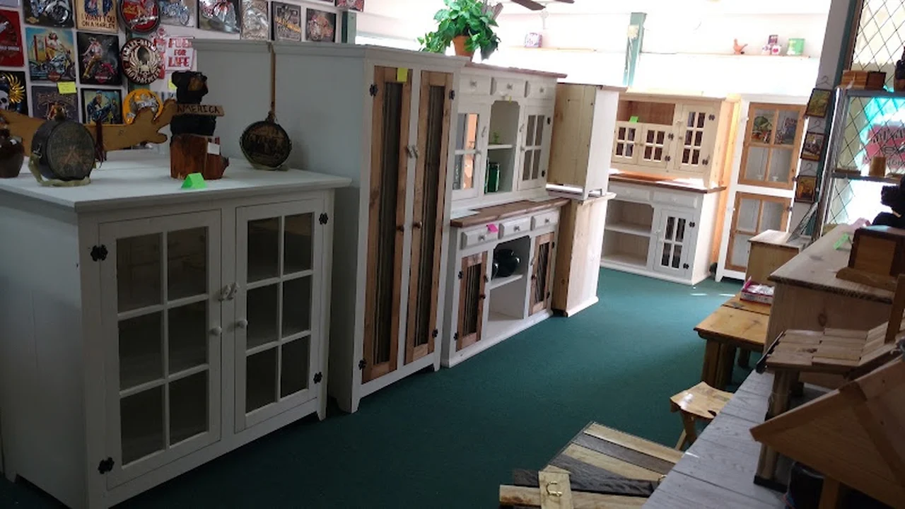 Consignment store in Houghton Lake, Michigan: Dewey's Internet Sales
