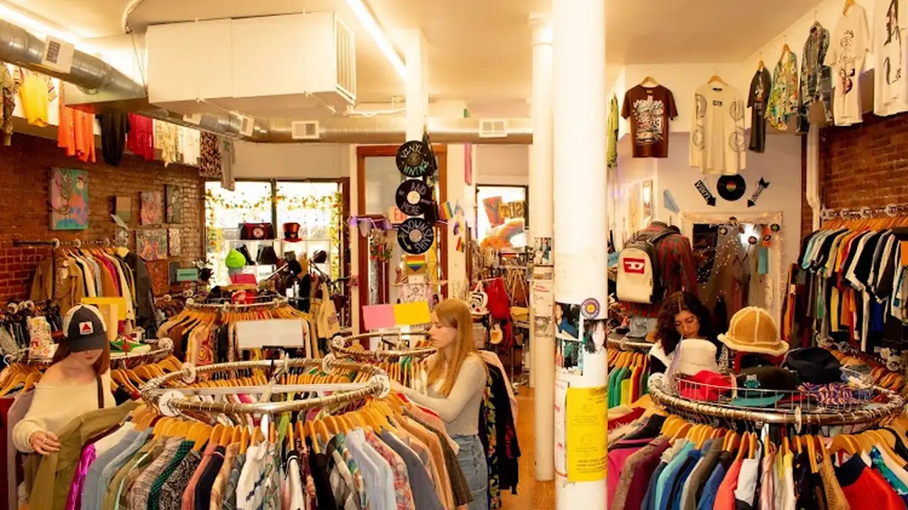 Consignment store in Jamaica Plain, Massachusetts: DIVERSITY Consignment