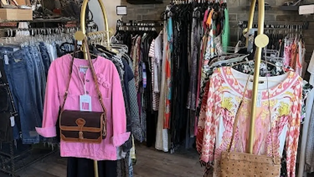Consignment store in Newtown, Pennsylvania: Dress to the 9 Consign