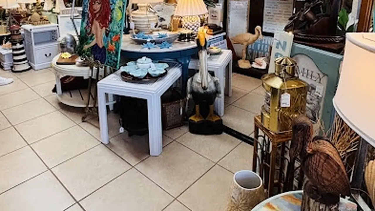Consignment store in Ormond Beach, Florida: Dunn's Attic