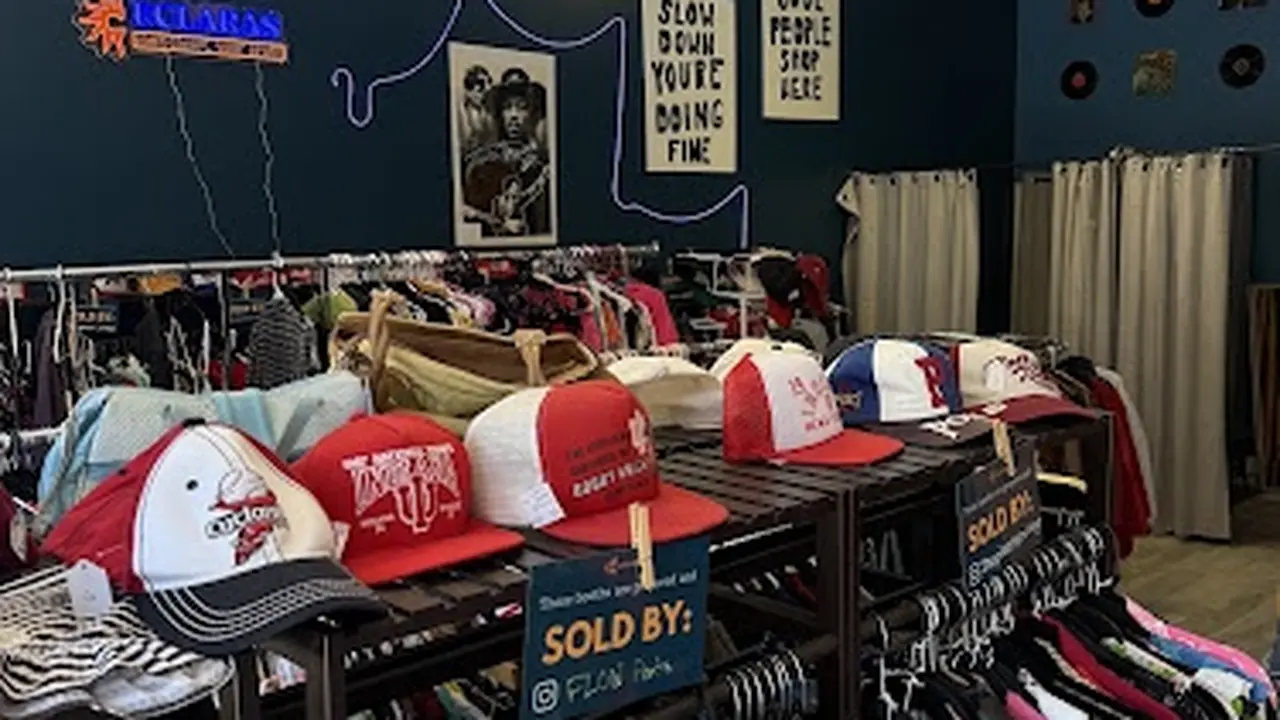 Consignment store in Bloomington, Indiana: ECLARAS