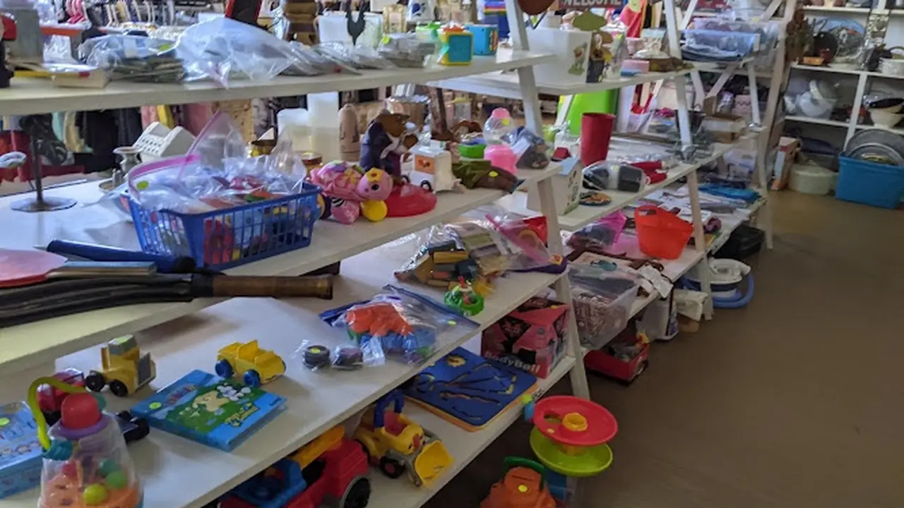 Consignment store in Beloit, Kansas: Economy Shop