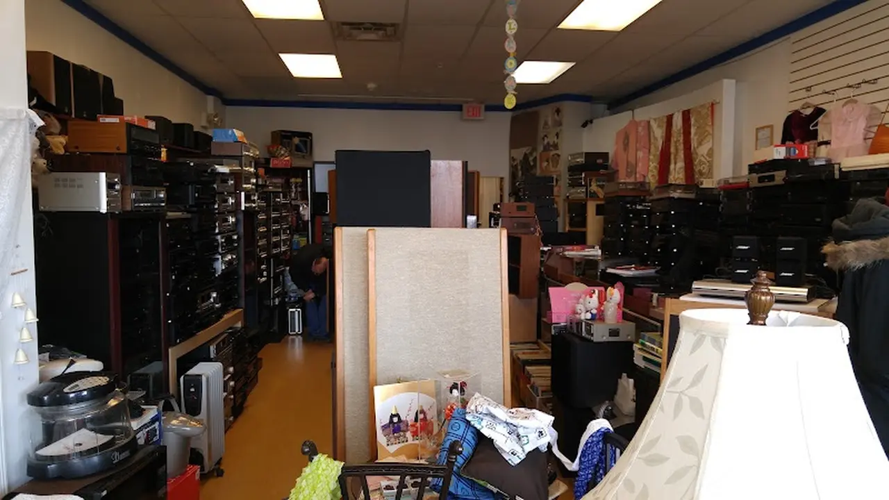 Consignment store in West Bloomfield Township, Michigan: Ecotopia