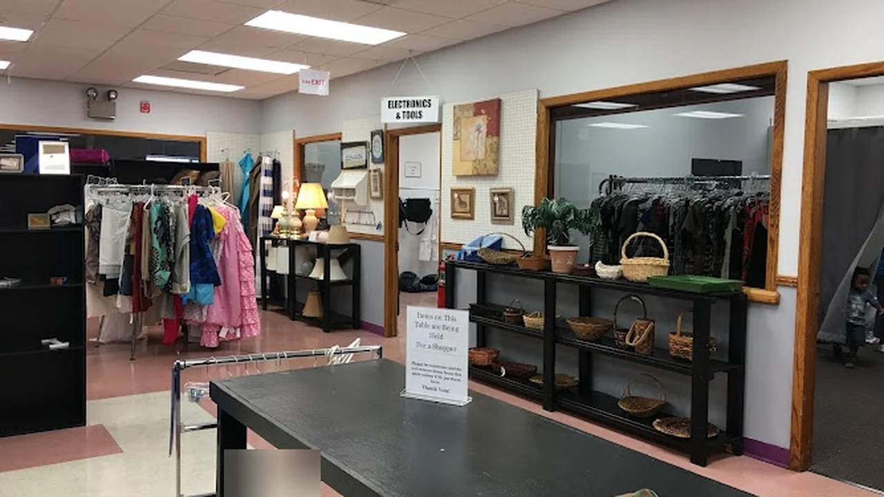 Consignment store in Eglin AFB, Florida: Eglin Thrift Shop