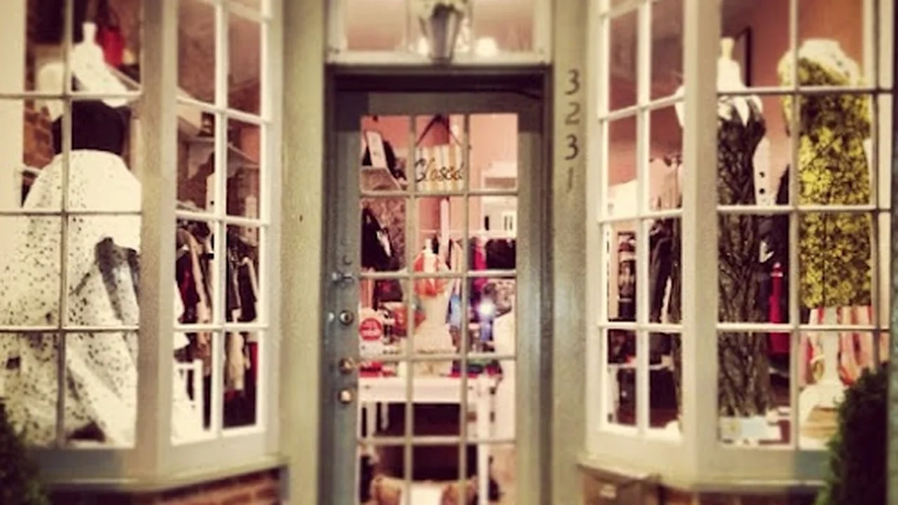 Consignment store in Washington, DC: Ella-Rue