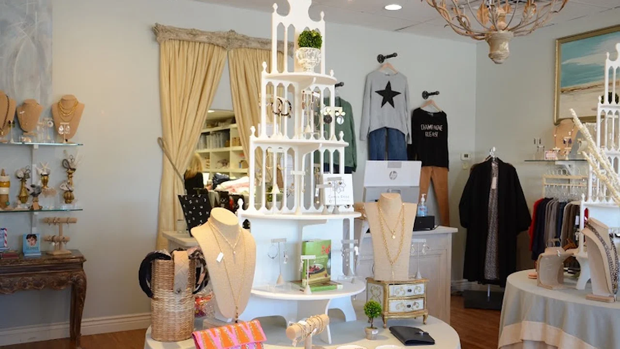 Consignment store in Jacksonville Beach, Florida: Ellie Bing