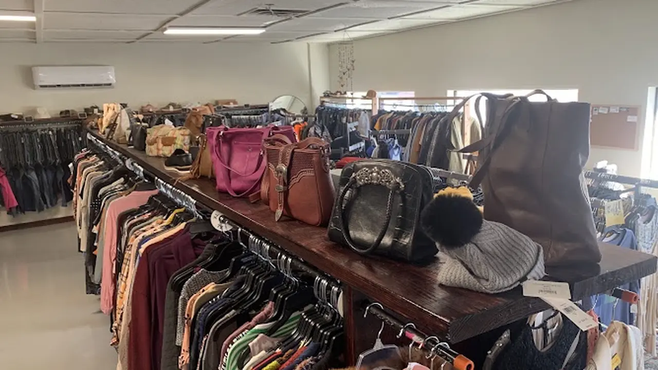 Consignment store in Mt Vernon, Illinois: ElseWear Consignment Boutique
