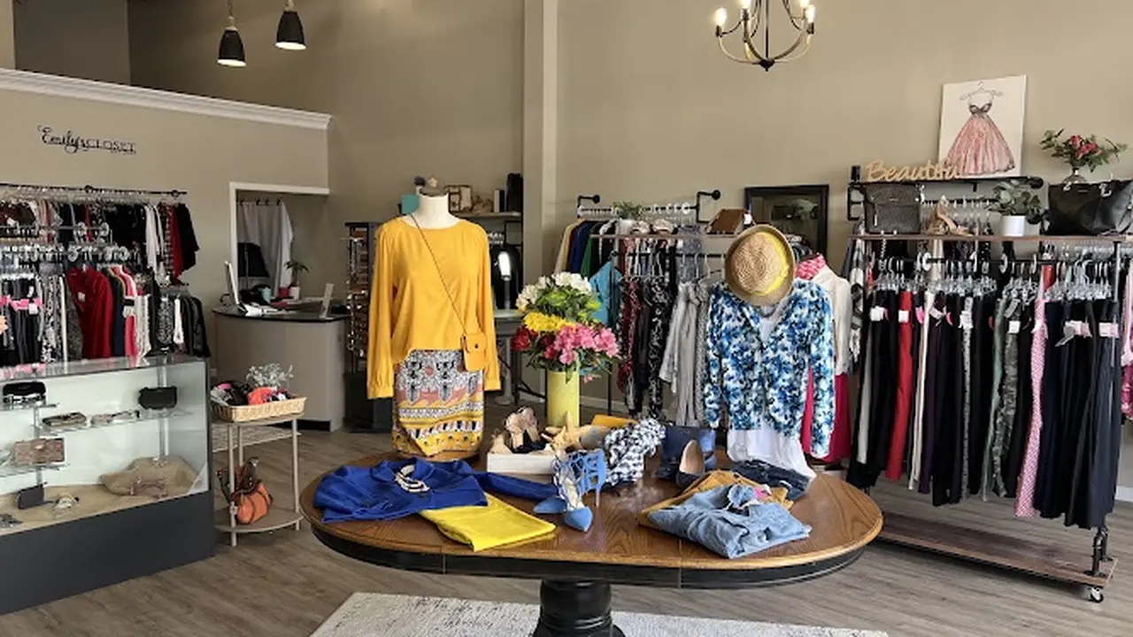 Consignment store in Lancaster, New York: Emily's Closet