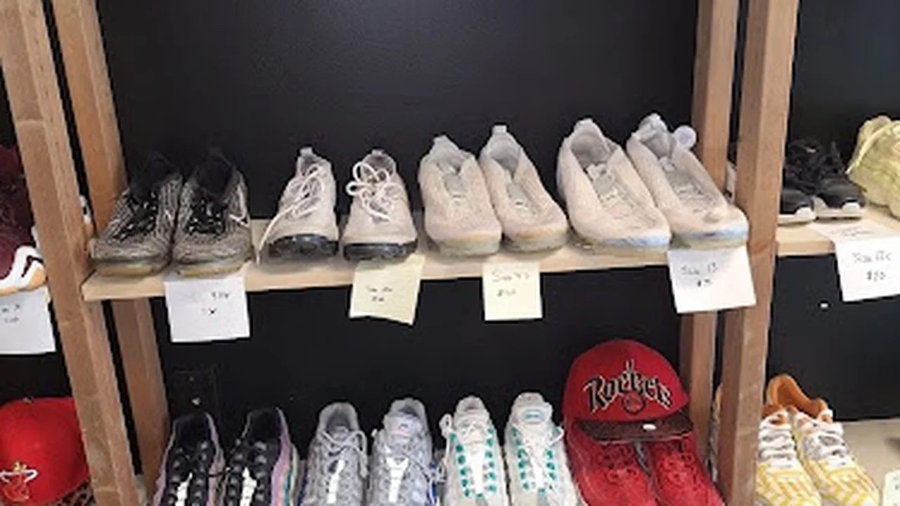 Consignment store in Henrico, Virginia: Emjays Sports Thrift