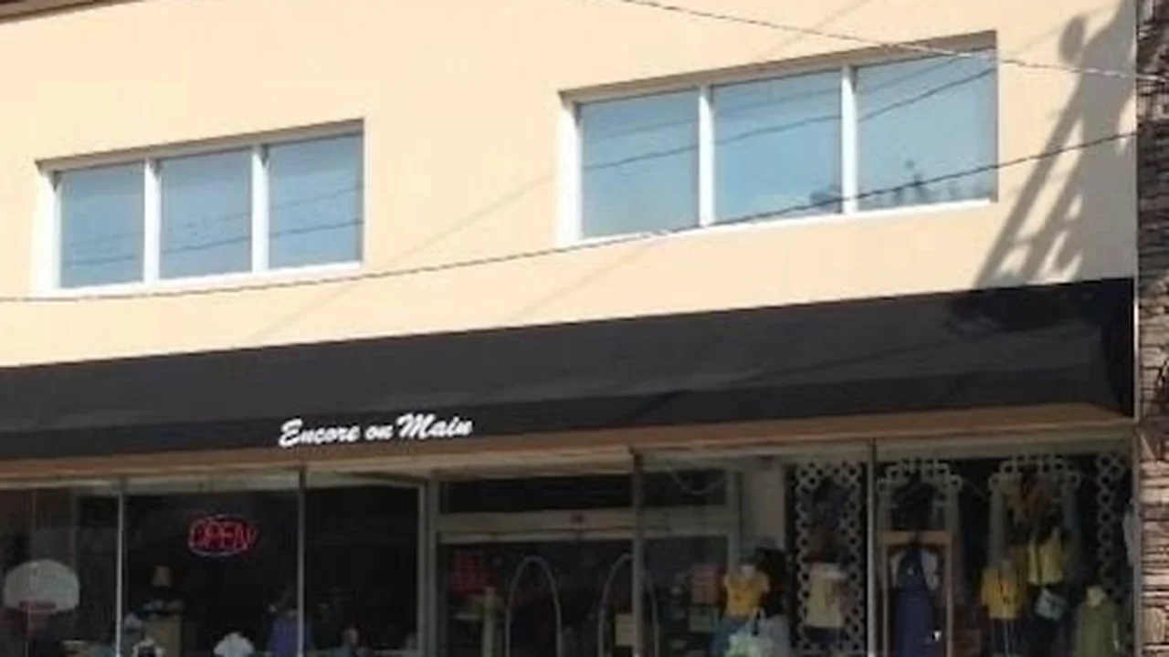 Consignment store in China Grove, North Carolina: Encore On Main