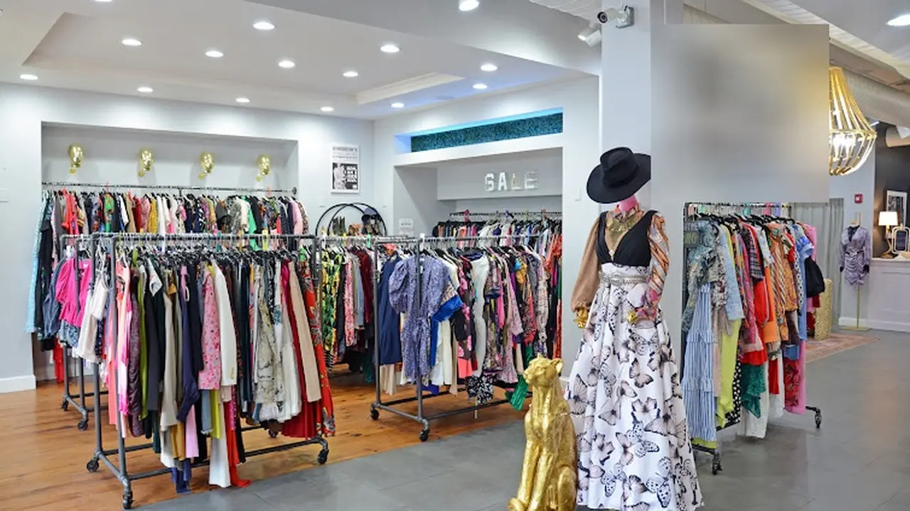 Consignment store in Charleston, South Carolina: Ensemble Consignment Boutique