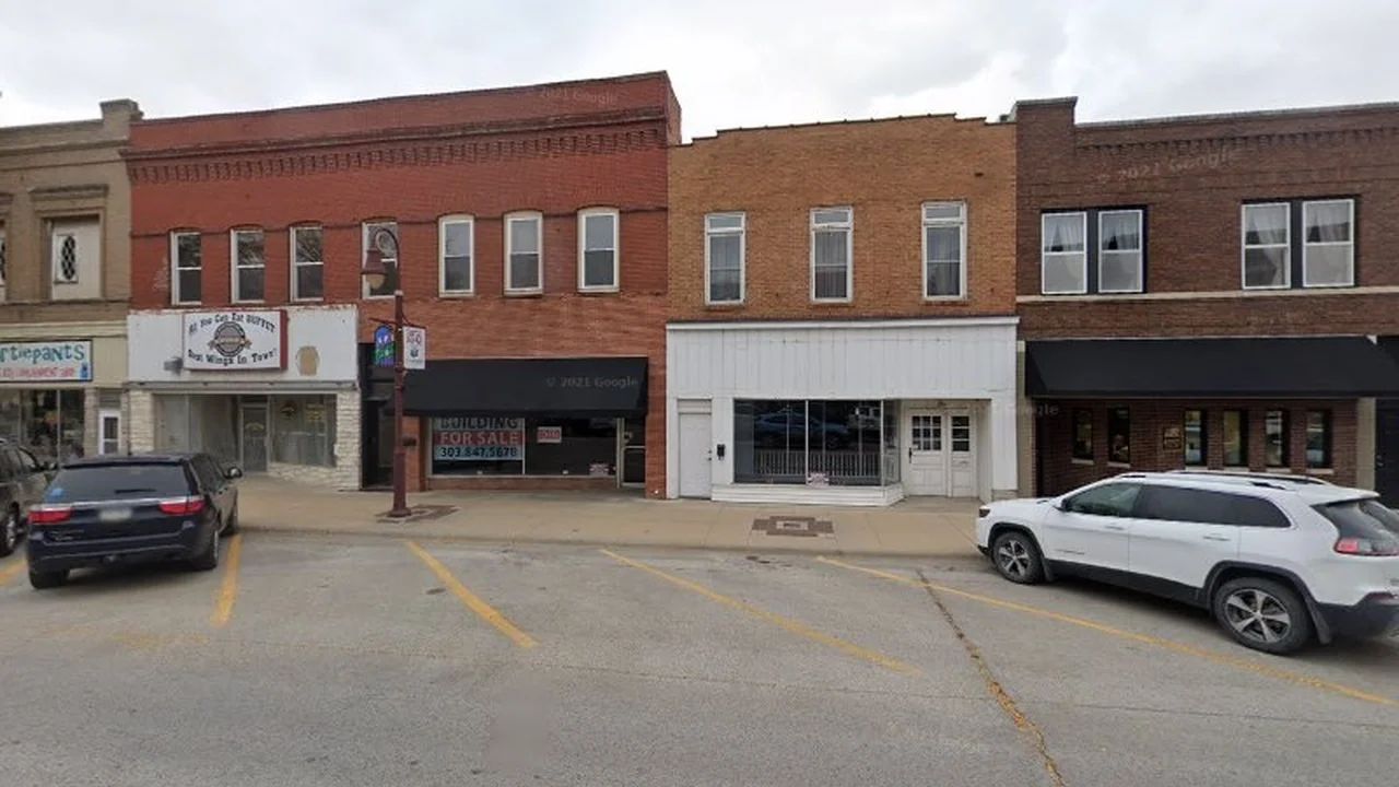 Consignment store in Shenandoah, Iowa: Epiphany Joy Boutique