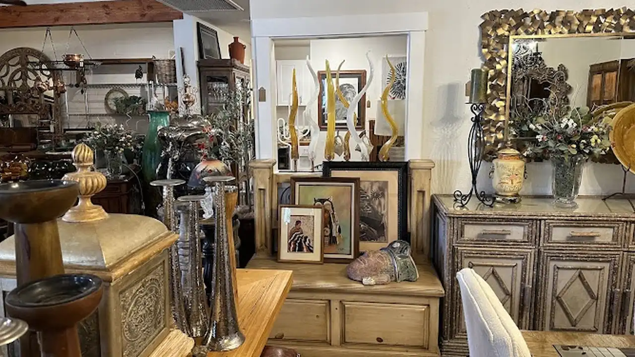 Consignment store in Fountain Hills, Arizona: Estate Interiors