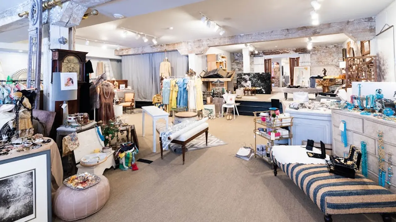 Consignment store in Lynchburg, Virginia: Estates & Consignments