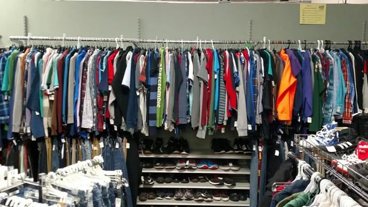 Consignment store in Albert Lea, Minnesota: Etcetera Tanning & Clothing