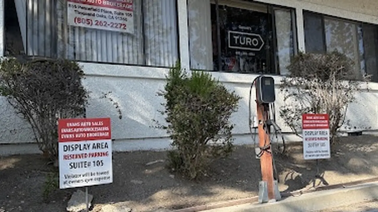 Consignment store in Thousand Oaks, California: Evans Auto Sales