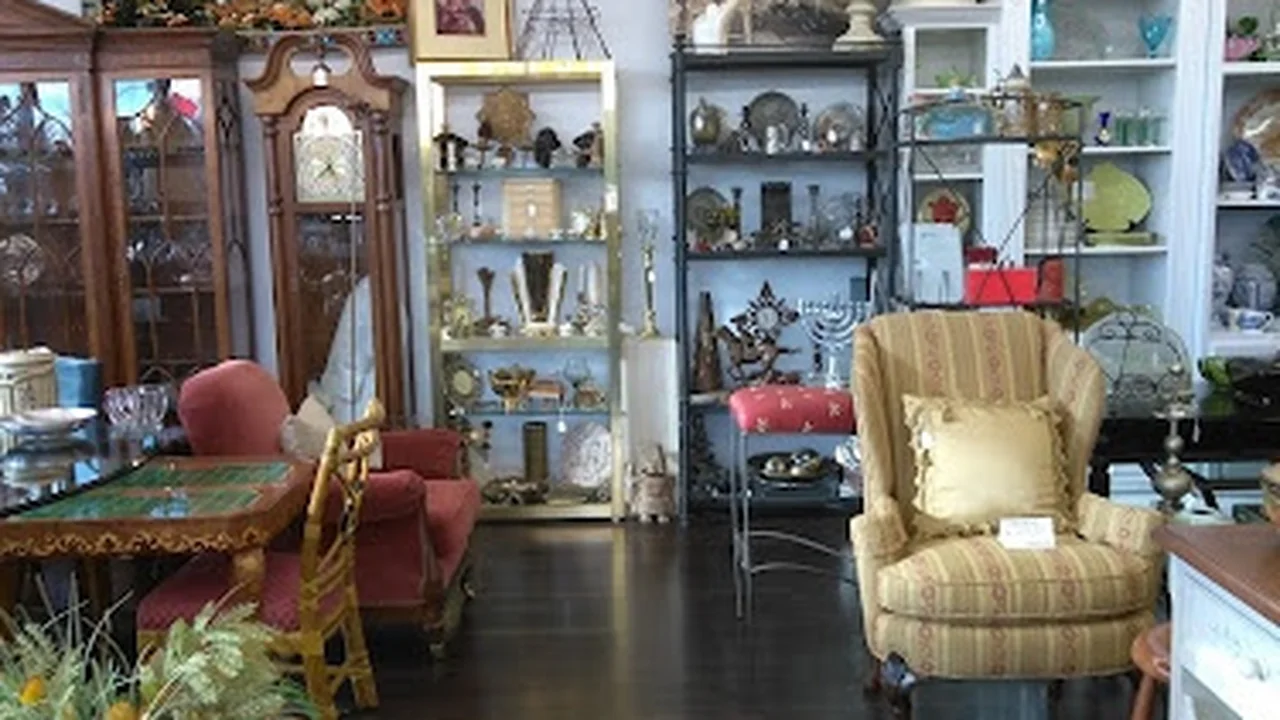 Consignment store in Royal Oak, Michigan: Everything Home Upscale Resale