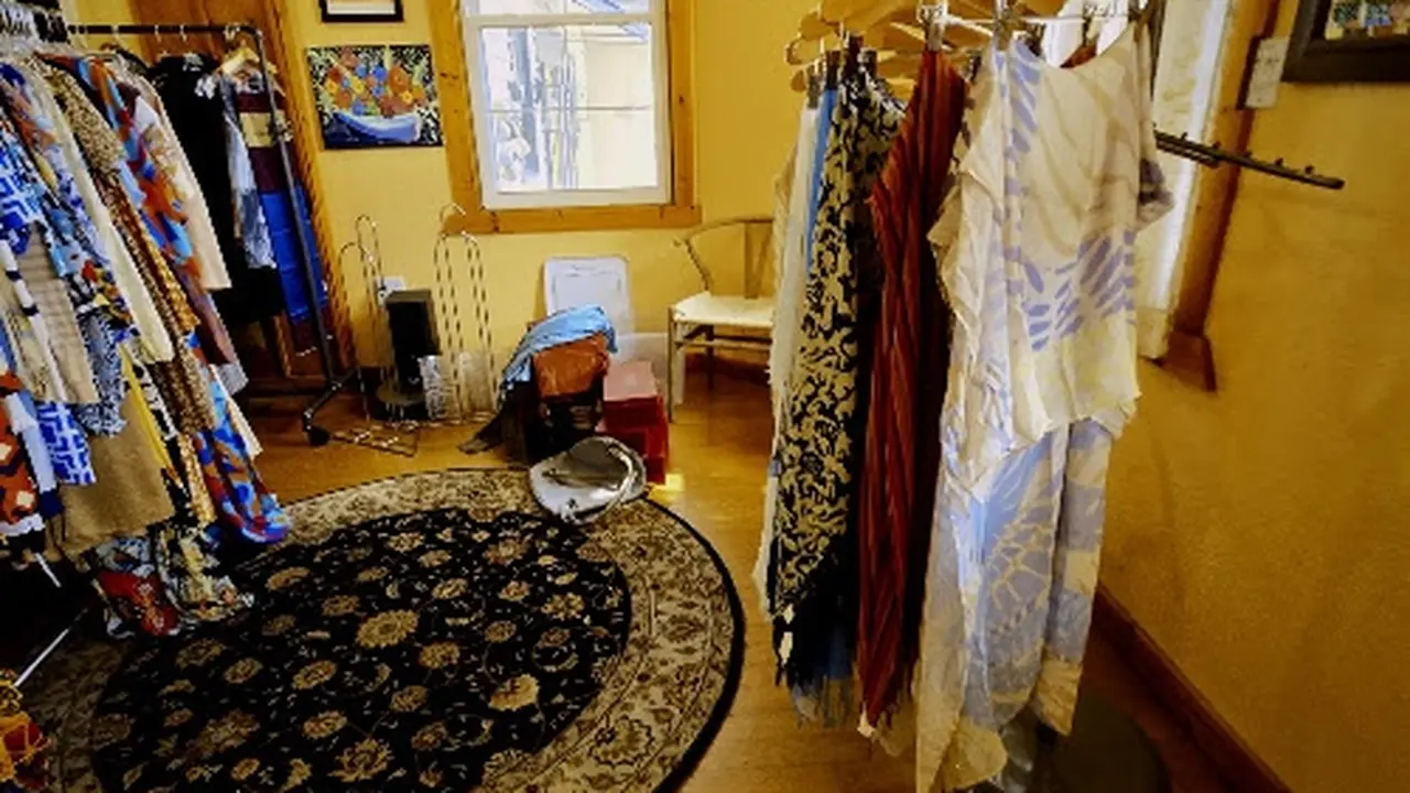 Consignment store in Black Mountain, North Carolina: Excellent Seconds