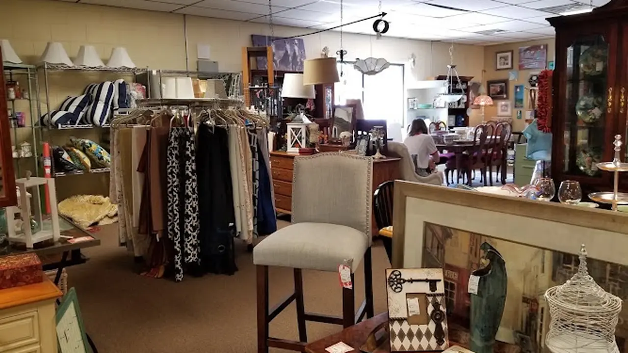 Consignment store in Riverview, Michigan: Fabuless Finds
