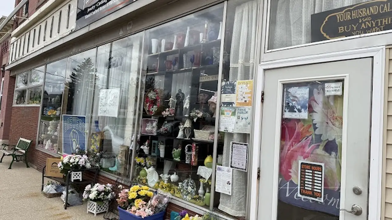 Consignment store in Campbellsport, Wisconsin: Family Affair