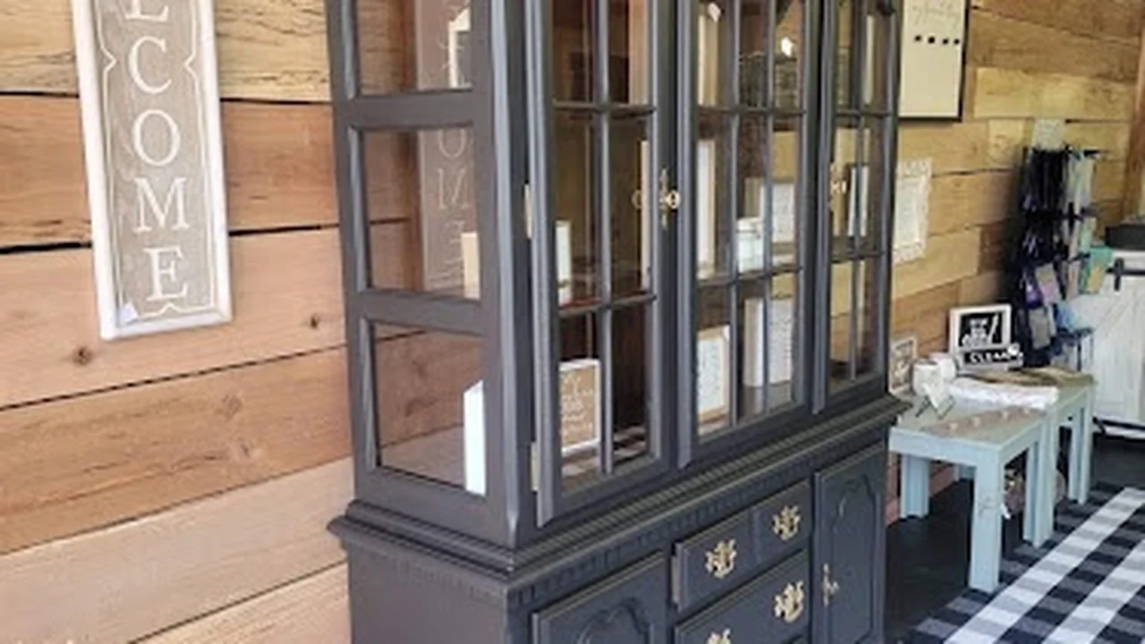 Consignment store in Jay, Florida: Farmland Charm Boutique and Consignment