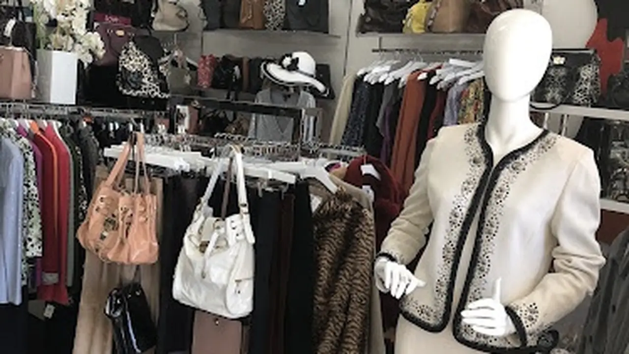 Consignment store in Las Vegas, Nevada: Fashion 4 Change
